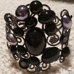 Costume jewelry bracelet